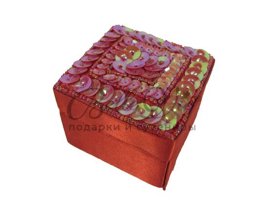 Шкатулка для драгоценностей вышитая, атлас, красный цвет, 3,5х3,5 см купить оптом в Крыму