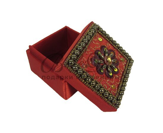 Шкатулка для драгоценностей вышитая, атлас, красный цвет, 6х6 см купить оптом в Симферополе, Крыму