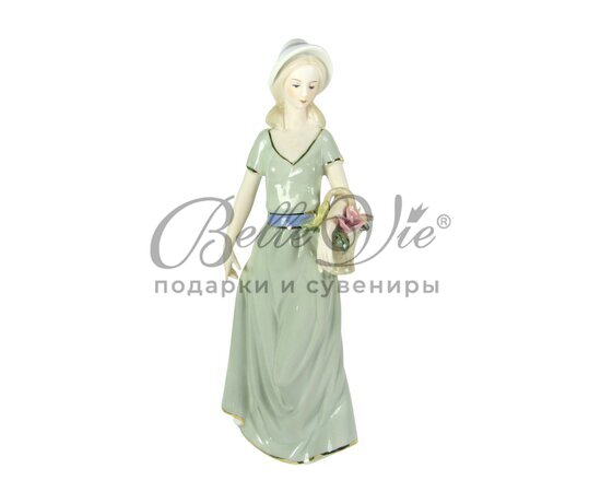 Статуэтка из фарфора. Девушка в шляпке с корзинкой цветов купить оптом в Симферополе, Крыму